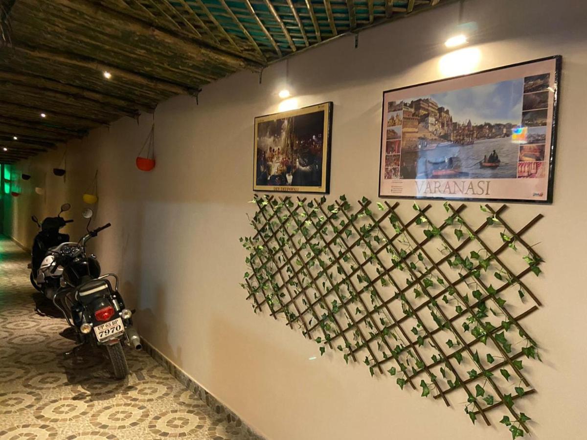 The Sunaina Hotel Varanasi Esterno foto