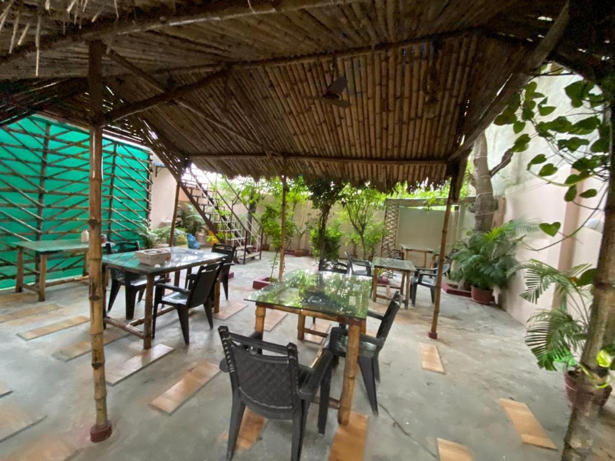 The Sunaina Hotel Varanasi Esterno foto